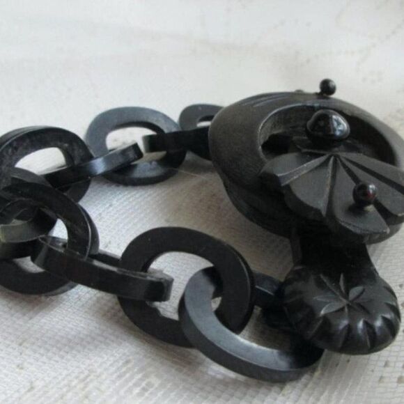 Antique Civil War Era Hand-Carved Odd Fellows Mourning Brooch - Picture 4 of 11